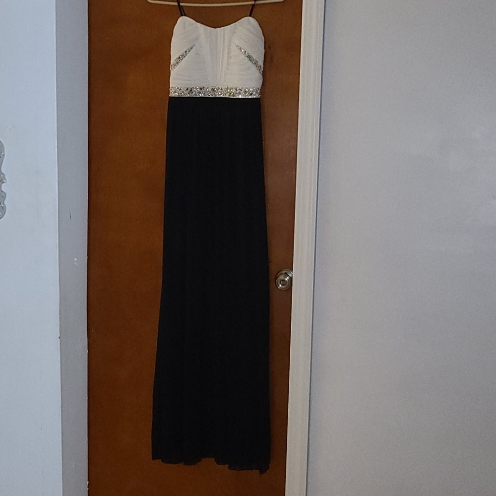Long Formal Strapless dress
